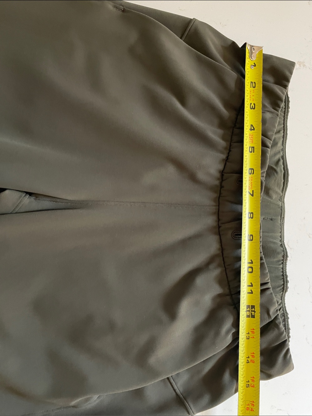 Lululemon On the Fly 7/8 Pant
Dark Olive, Women’s size 6 - Picture 10 of 12